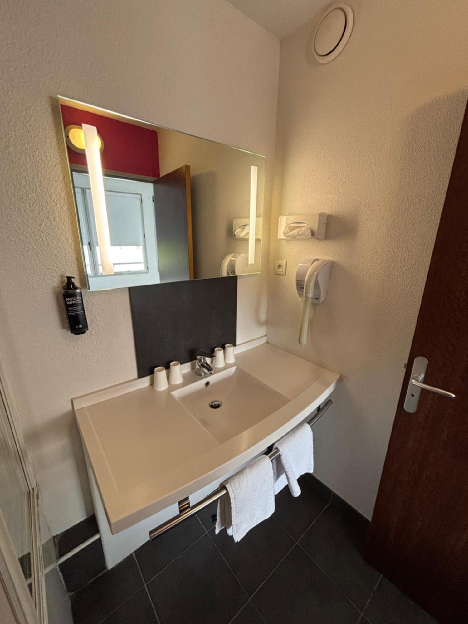 Ibis Styles Bethune Bruay La Buissiere Buitenkant foto