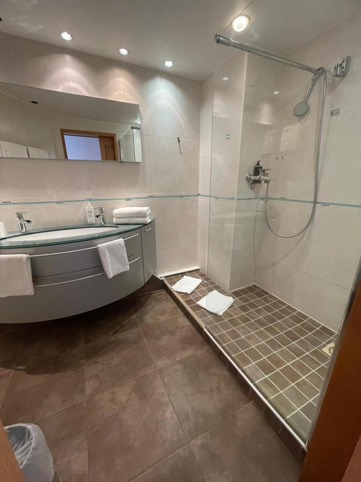 Ibis Styles Bethune Bruay La Buissiere Buitenkant foto